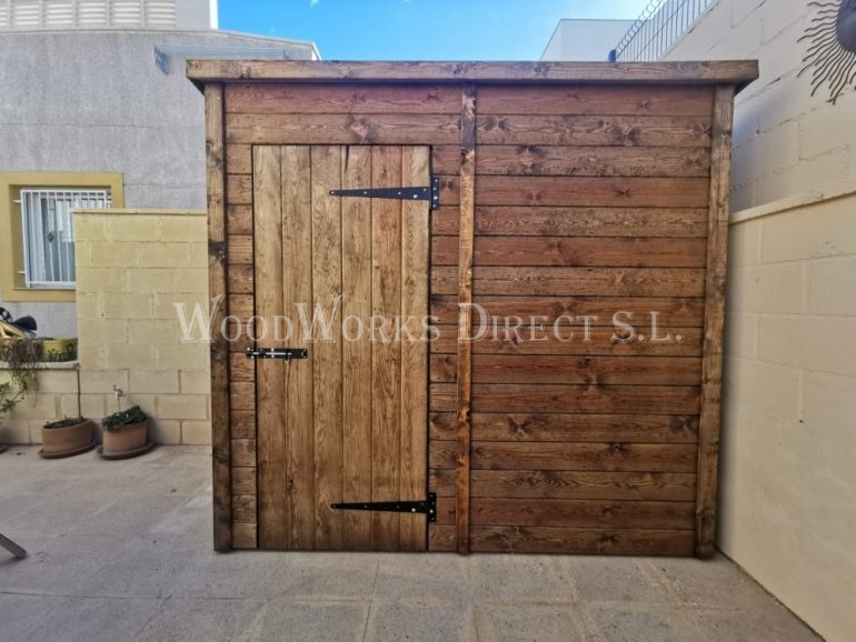 Small wooden shed Polop Alicante