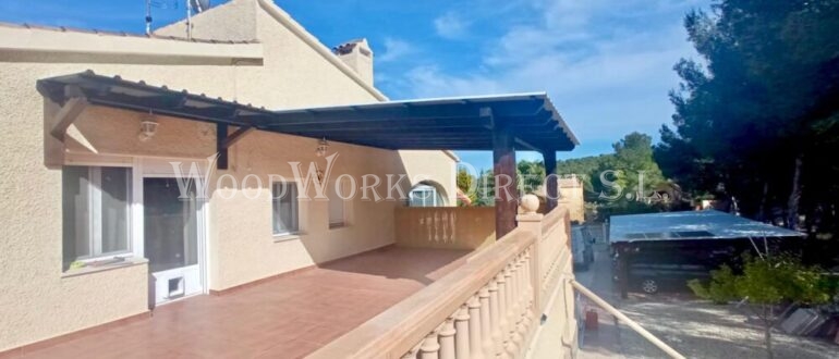 Wooden Lean-to Tibi Alicante
